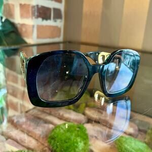 FENDI O'Lock FE40048U 01B Black Sunglasses